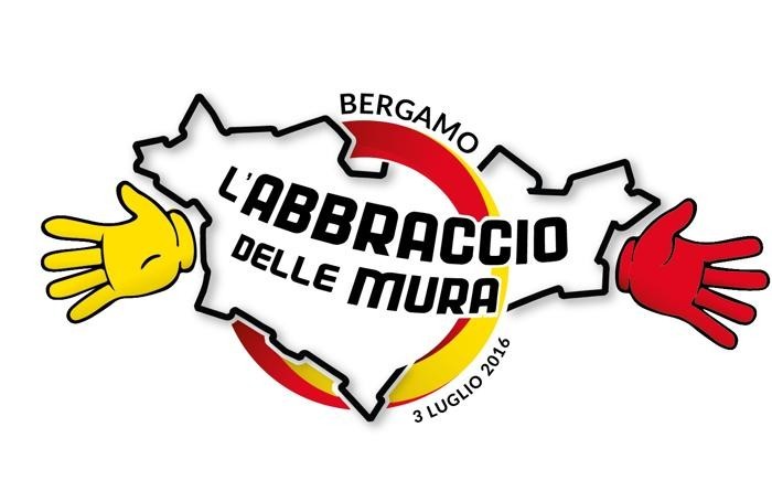 abbraccio-da-record-per-le-mura-unescouna-catena-umana-con-11500-persone_efc396b8-30da-11e6-975e-18e2d6a1aef1_700_455_big_story_linked_ima